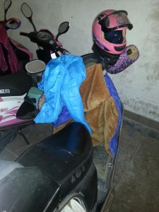 Los trabajadores chinos que se desplazan en motocicleta desarrollan accesorios "low-cost" para las mismas